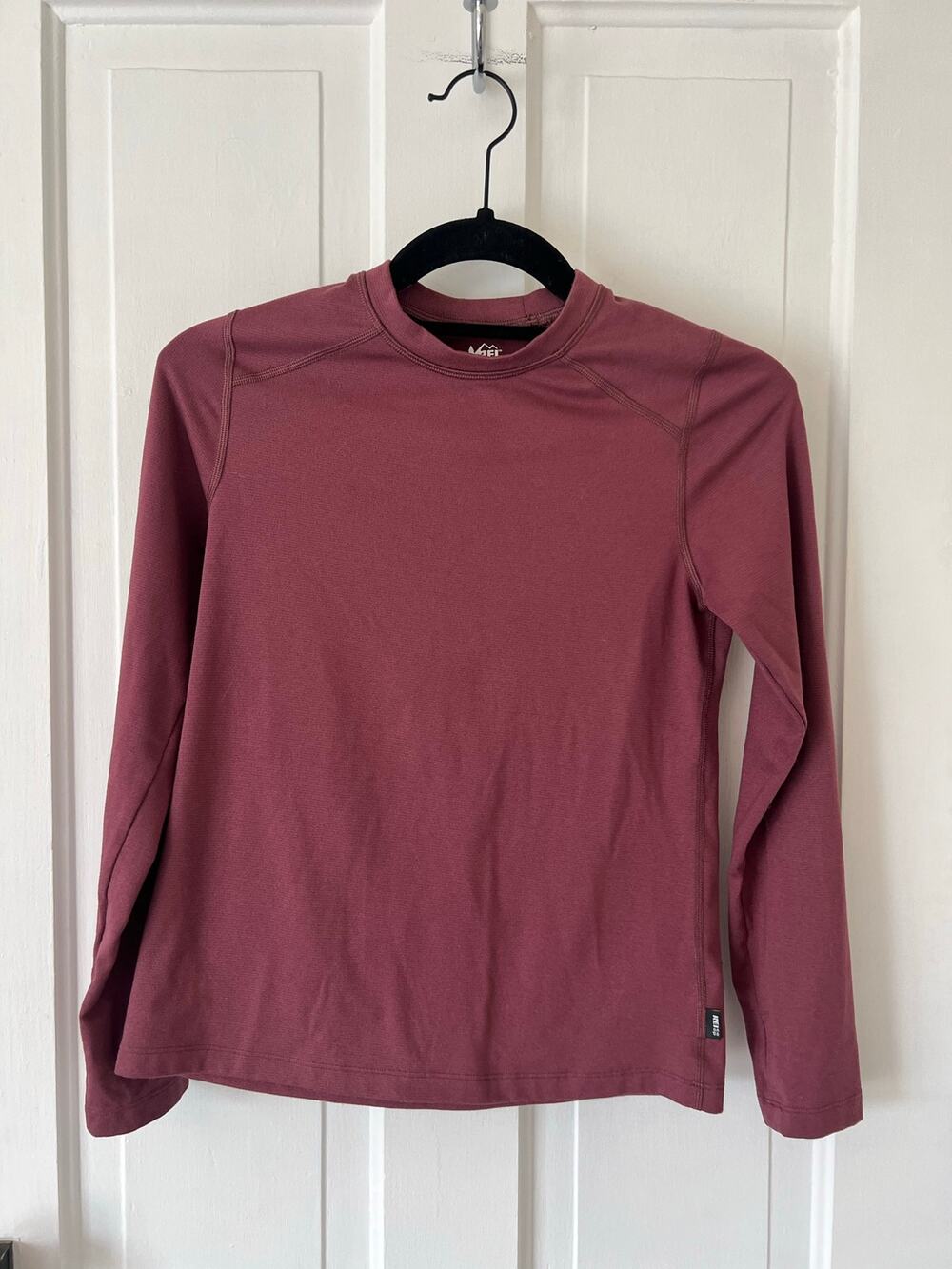 REI coop big kids medium ski snowboard winter fall layer unisex maroon shirt